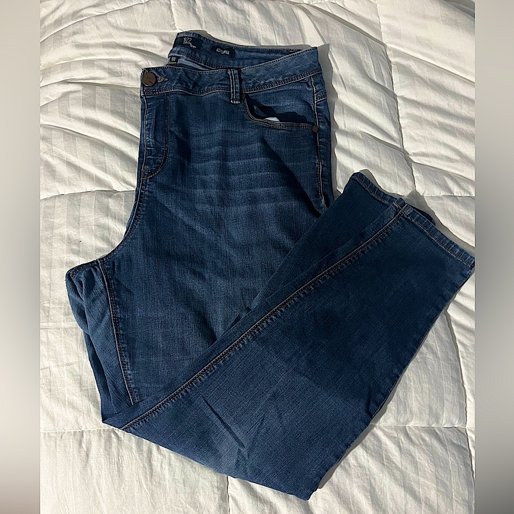 1822 Adrianna Mid-Rise Skinny Jeans